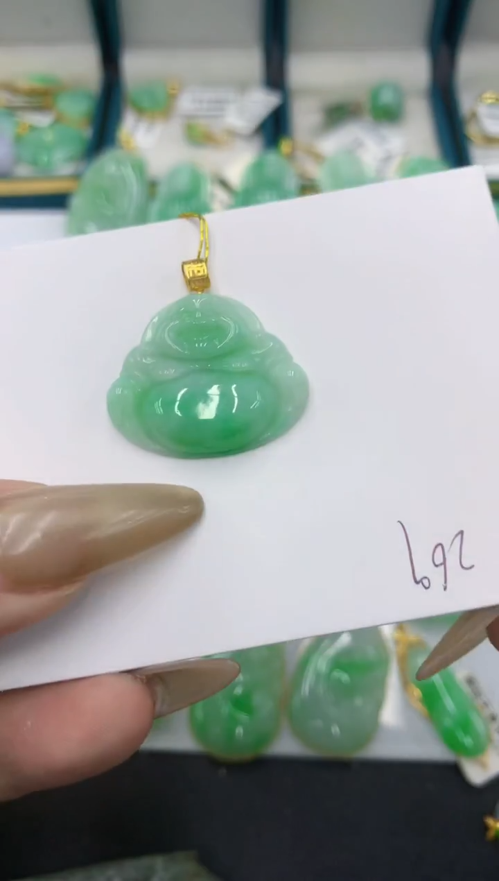 颈饰18K金镶嵌翡翠111111