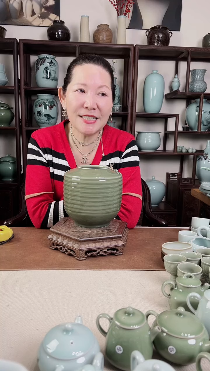 【闪购商品】杯纯手工 仿古釉 旋纹瓶