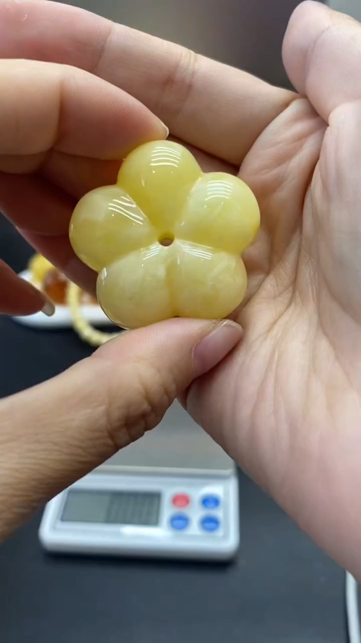 琥珀未镶嵌珠宝奇石2527瑕疵品