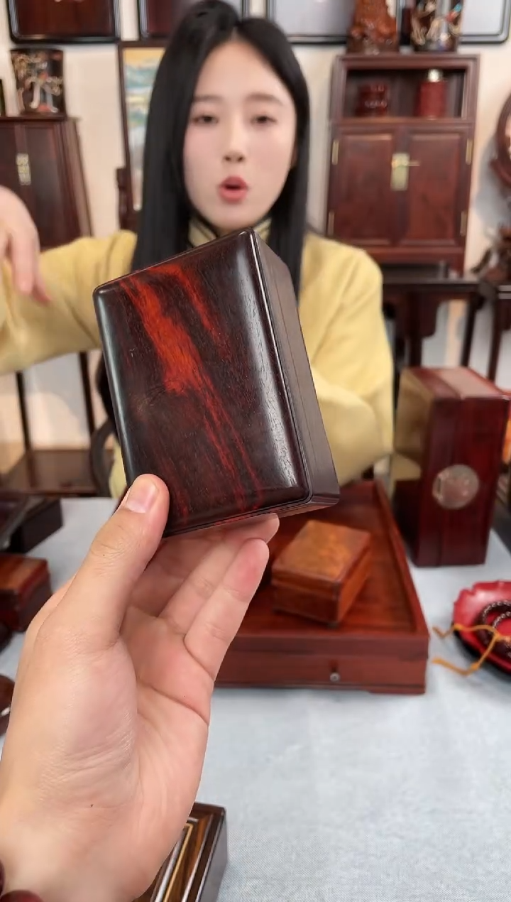 【闪购商品】紫檀木类成套家具一木挖
