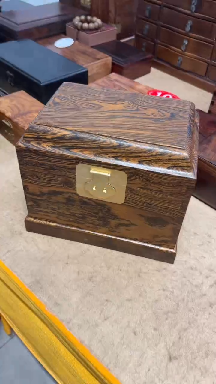 【闪购商品】贡木黄花梨素面官印箱