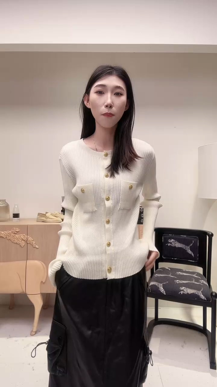 小香风米白修身上衣