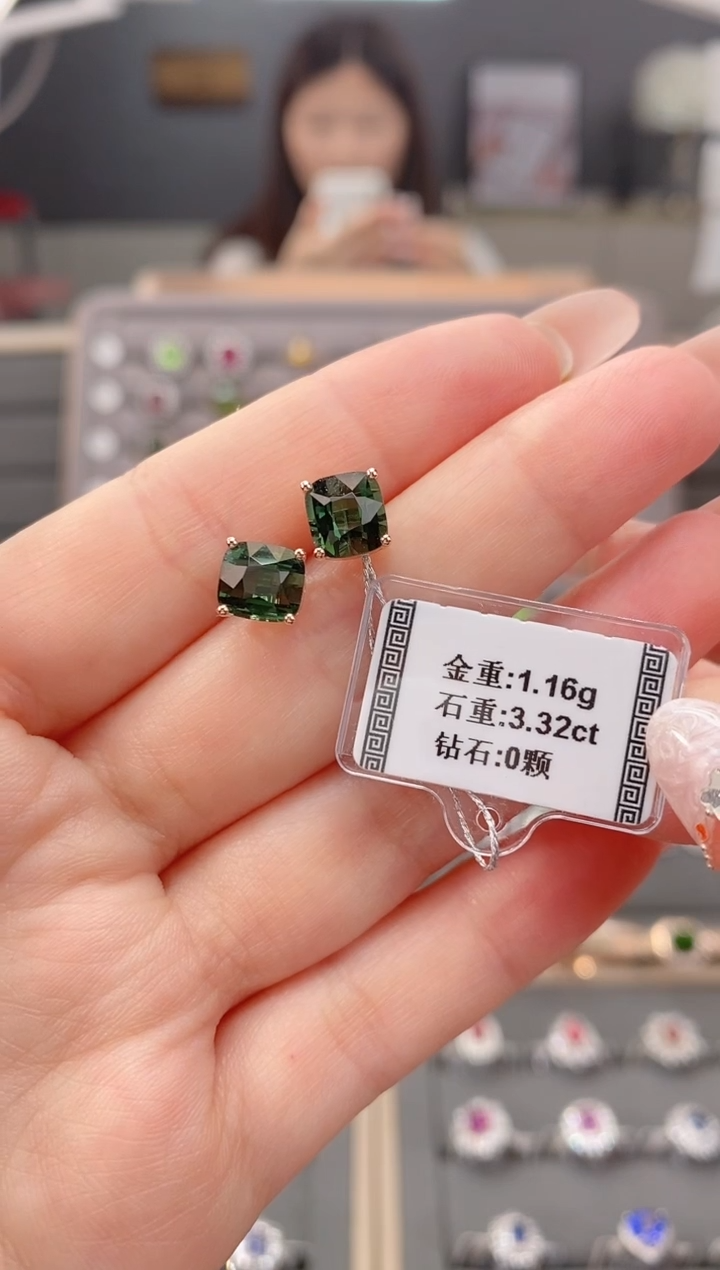 碧玺耳饰18K金镶嵌3.02    
