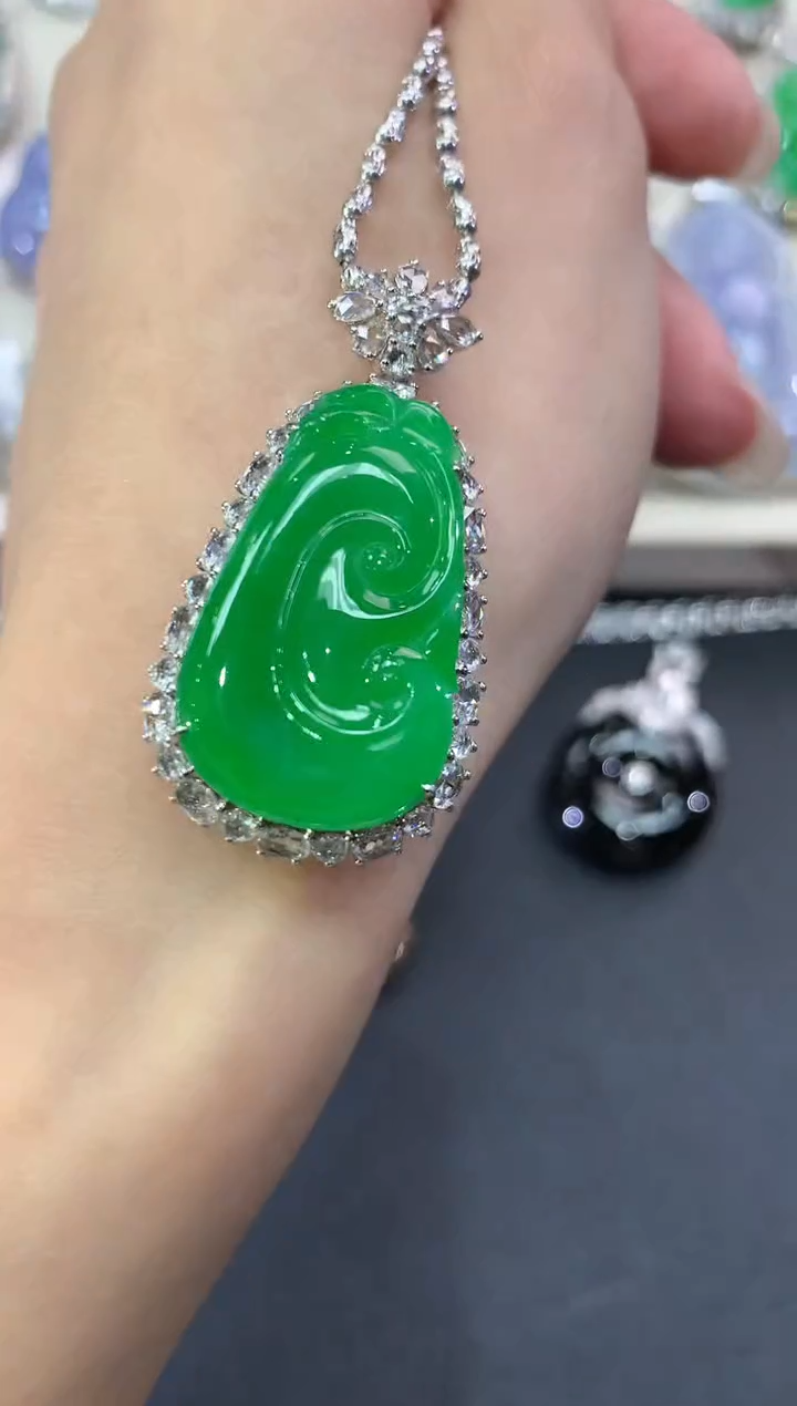 【闪购商品】翡翠吊坠(不含链)18K金镶嵌f2        