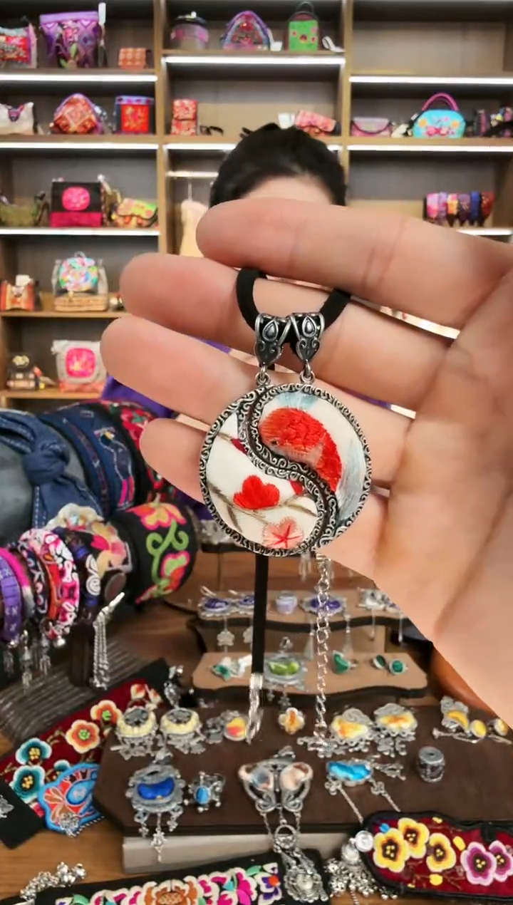 【闪购商品】织绣155蒙阿苏苗绣传承