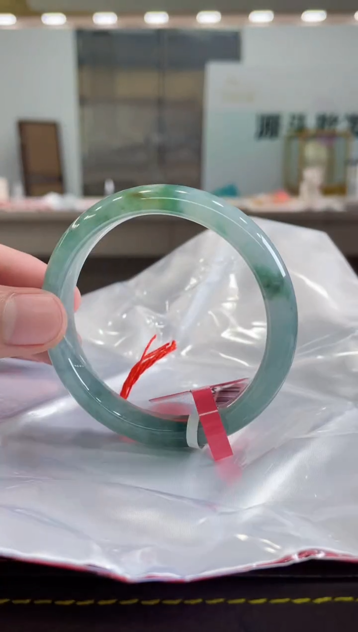 【闪购商品】翡翠手镯未镶嵌手镯