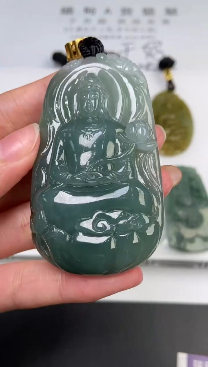 未镶嵌挂件翡翠375178    多人