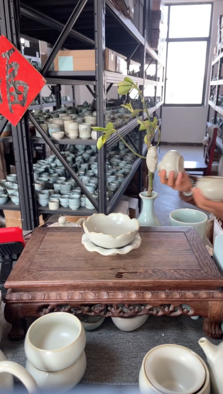 【闪购商品】瓷片微瑕月白莲花茶漏。。