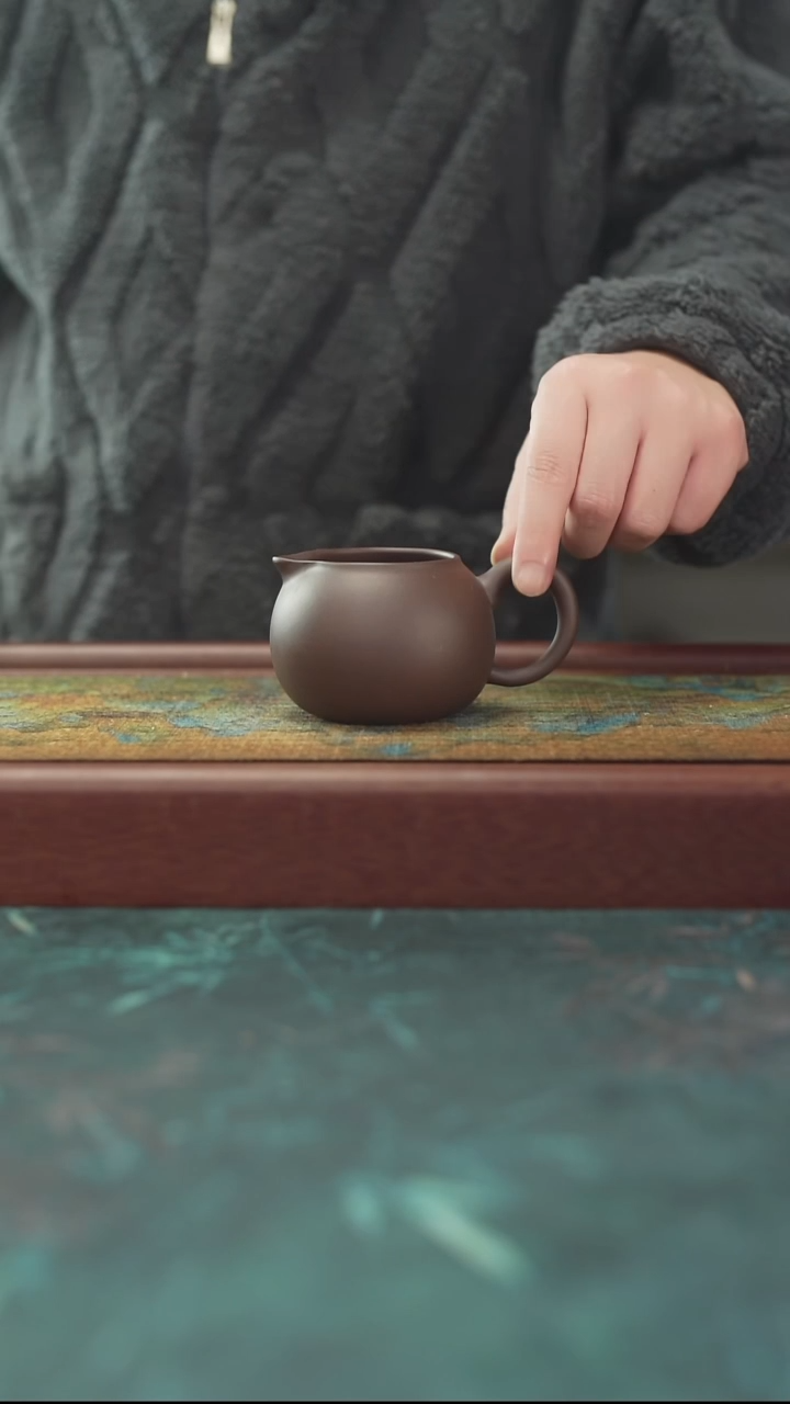 12.19    紫砂  西施 公道杯