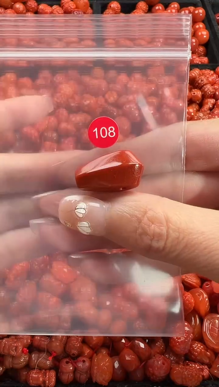 颈饰未镶嵌南红玛瑙1