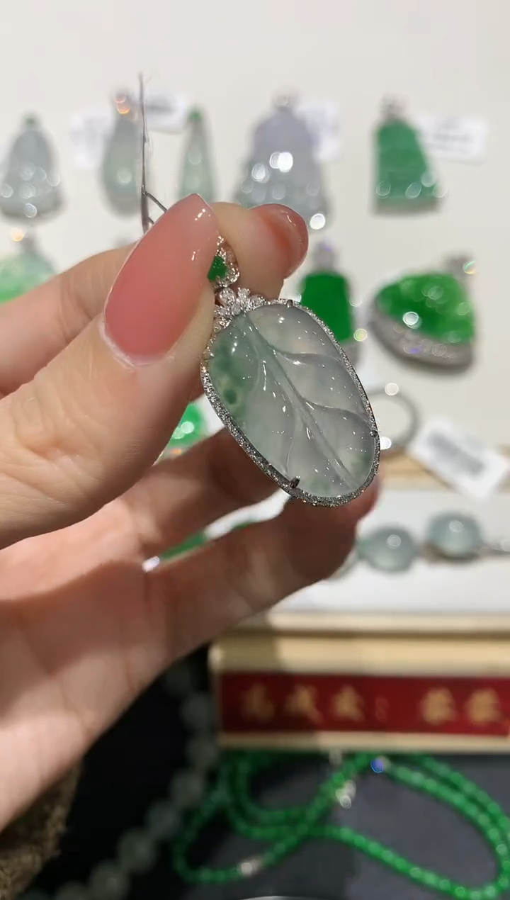 【闪购商品】翡翠吊坠(不含链)18K金镶嵌团购2