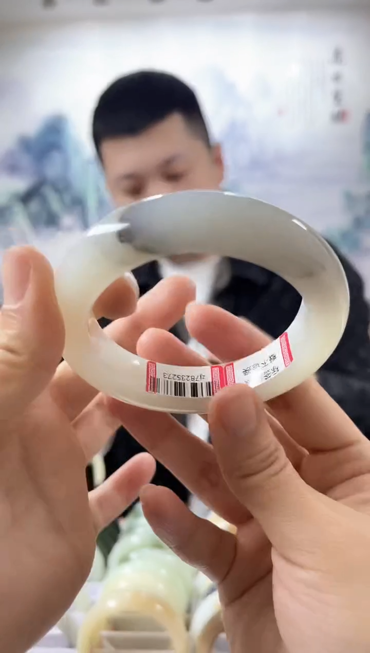 【闪购商品】和田玉手镯未镶嵌57圈口5273