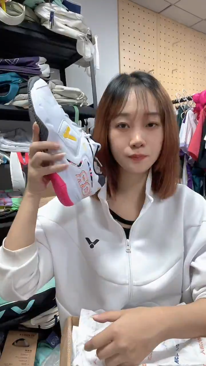 VICTOR威克多微瑕正品球鞋    12     9200tdah  41码