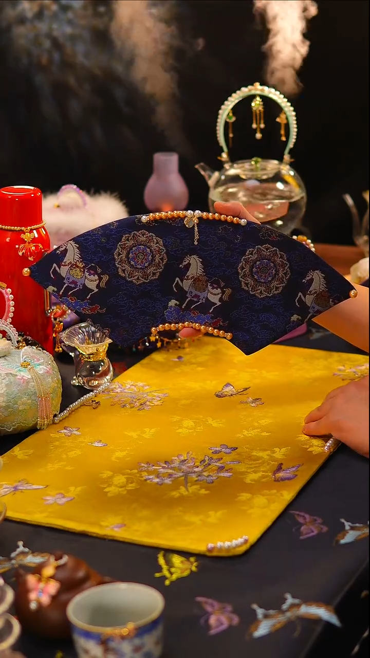 011马上有钱扇形茶席40x18cm