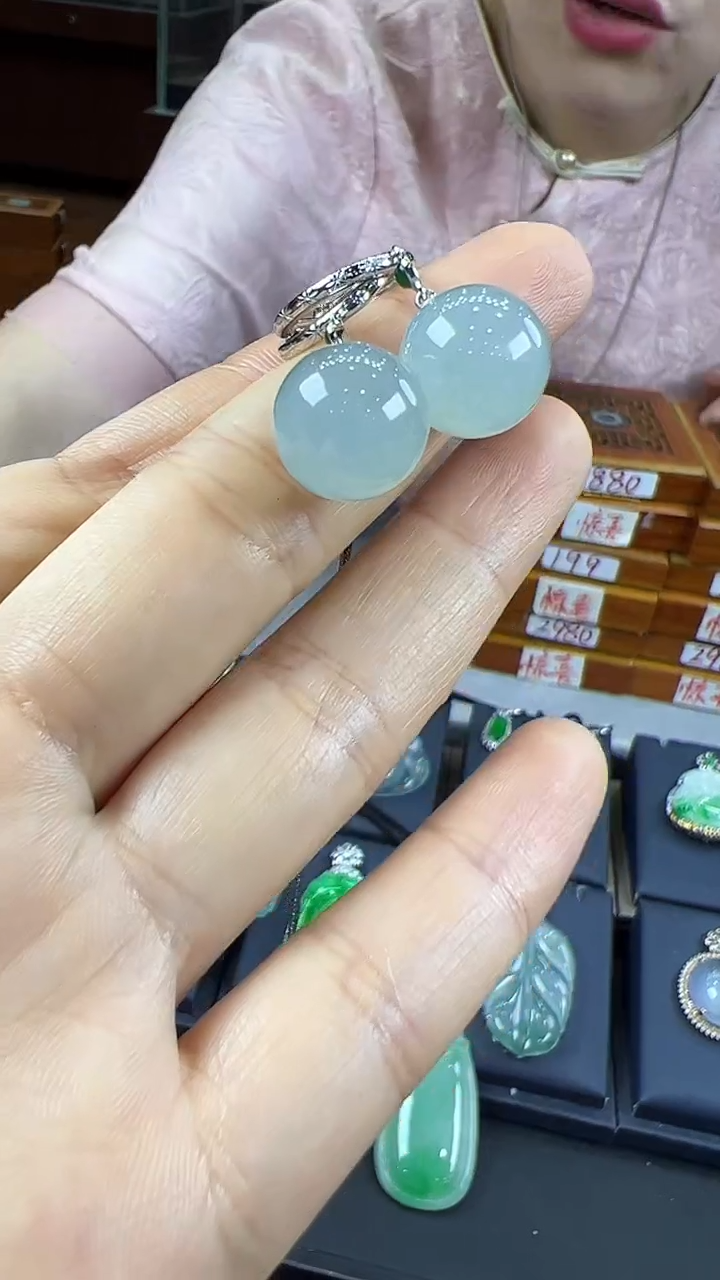 翡翠18K金镶嵌耳饰圆珠耳扣