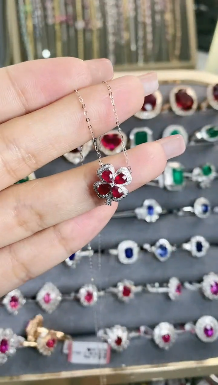 项链18K金镶嵌红宝石·