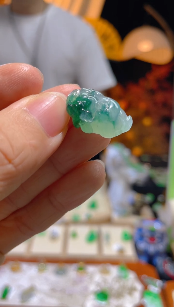 翡翠18K金镶嵌颈饰假一赔三