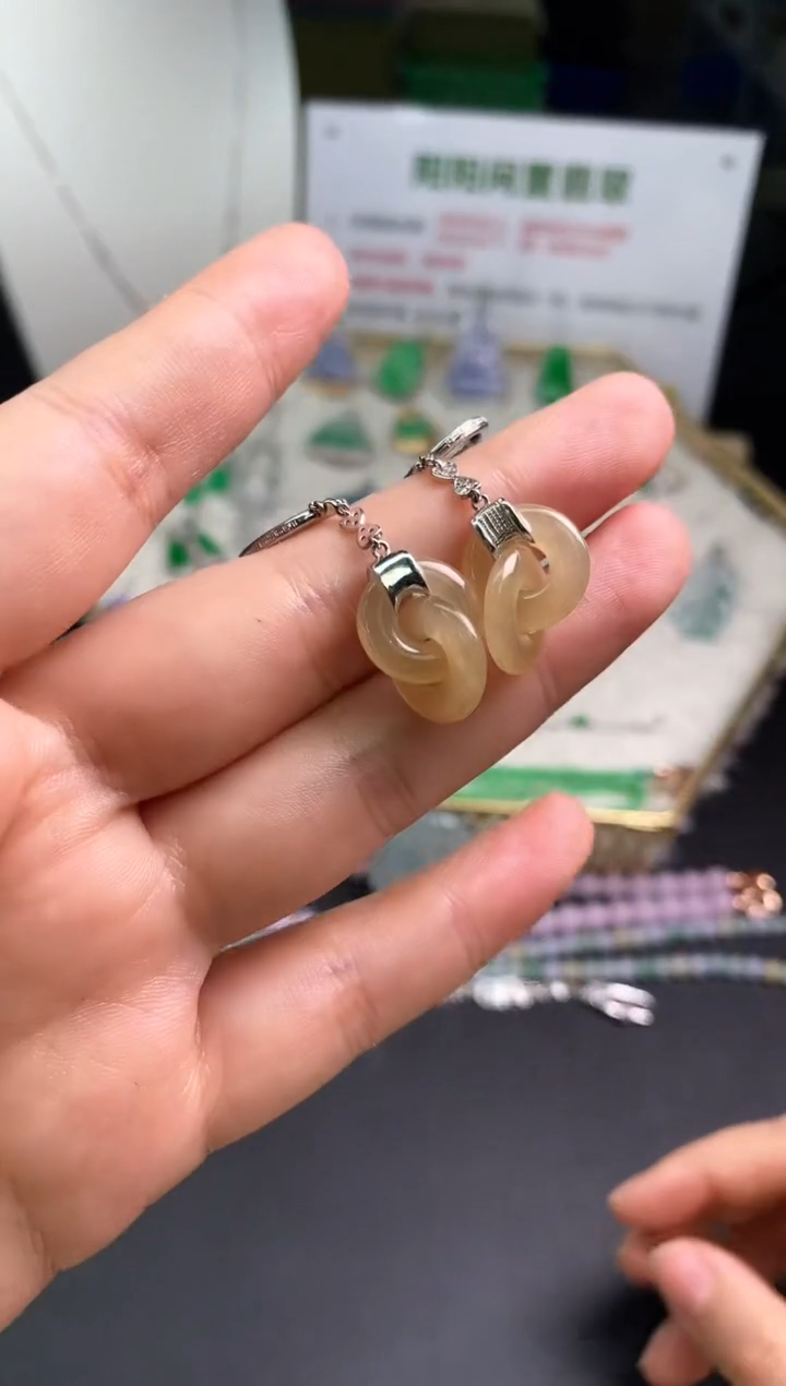 【闪购商品】翡翠吊坠(不含链)18K金镶嵌翡翠耳饰|不退不换