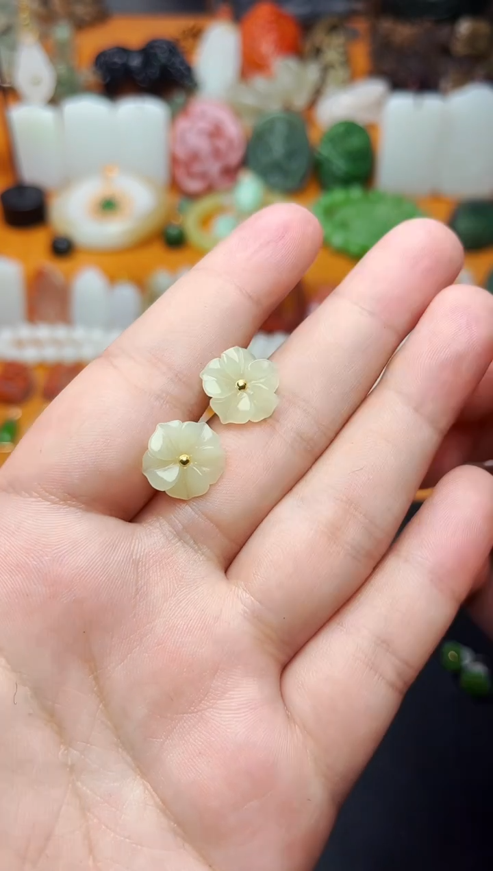 【闪购商品】和田玉耳饰18K金镶嵌耳钉01