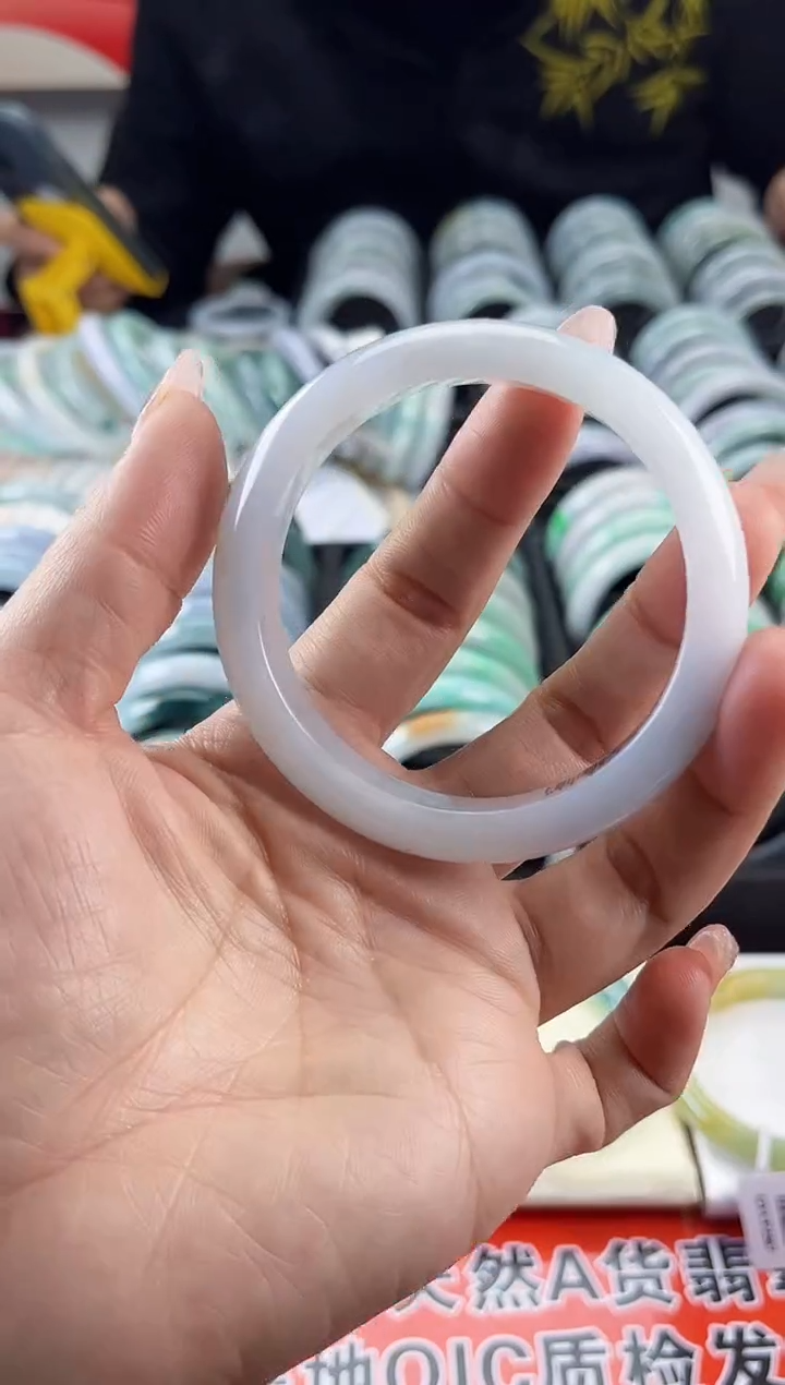 【闪购商品】翡翠手镯未镶嵌翡翠1