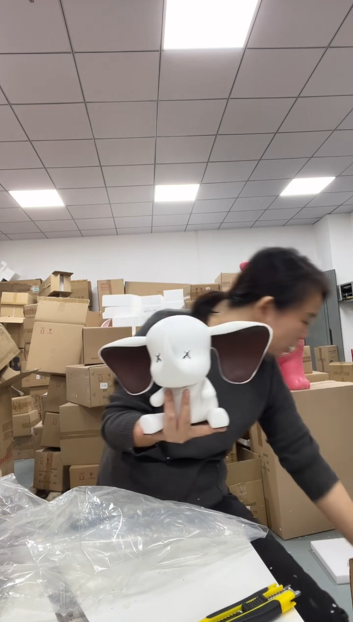 树脂小飞象白加棕