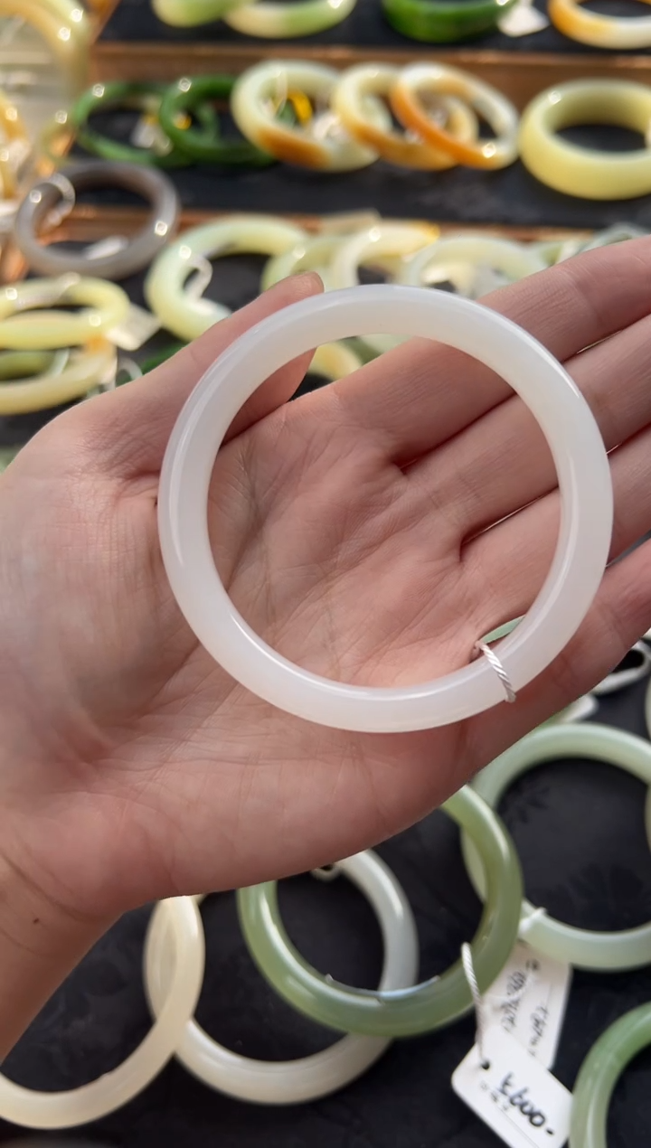 【闪购商品】和田玉手镯未镶嵌白玉 58+