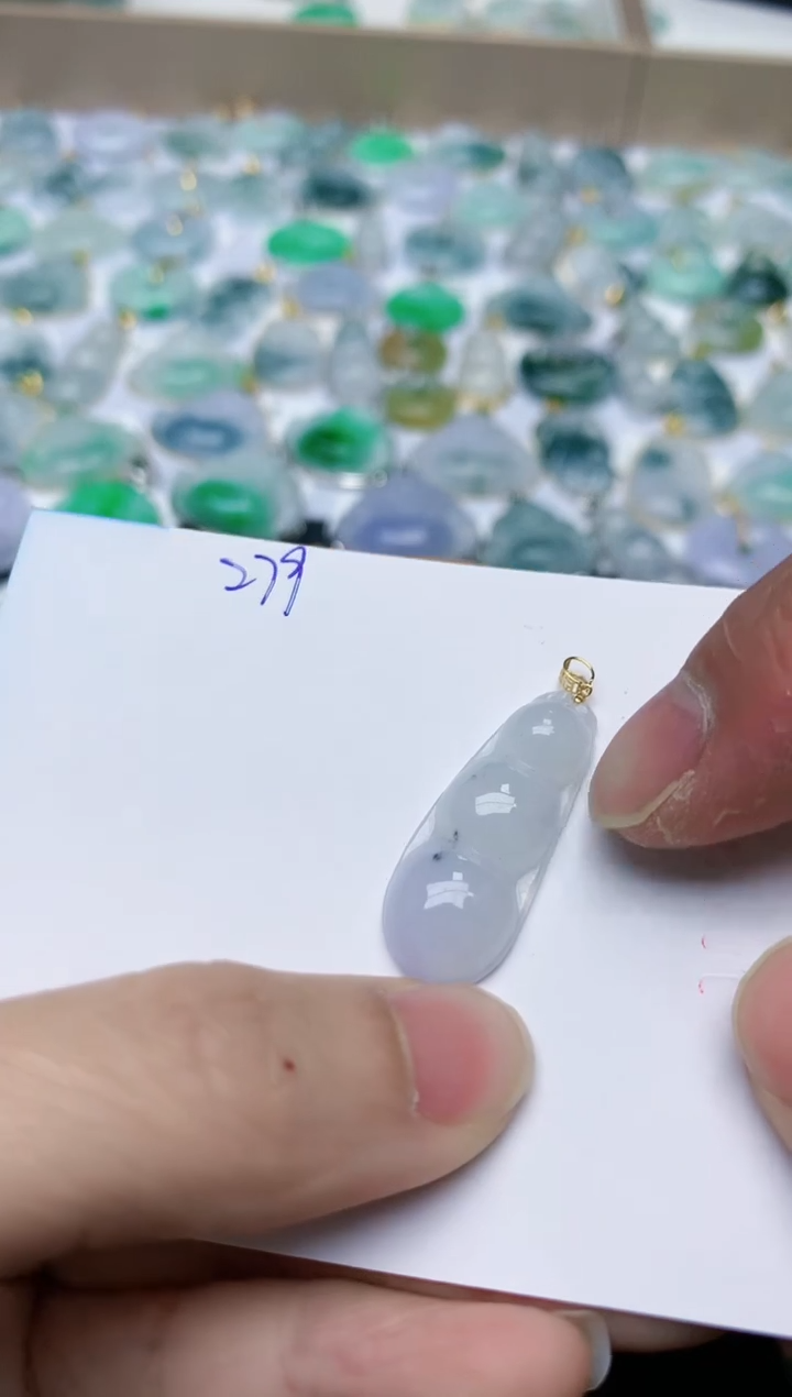 【闪购商品】翡翠颈饰18K金镶嵌天然翡翠A货    279