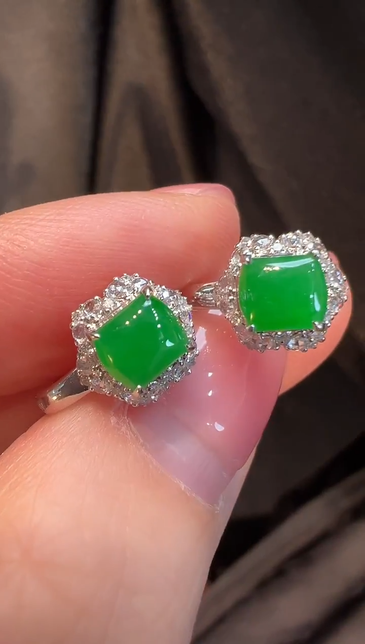 18K金镶嵌翡翠耳饰L6