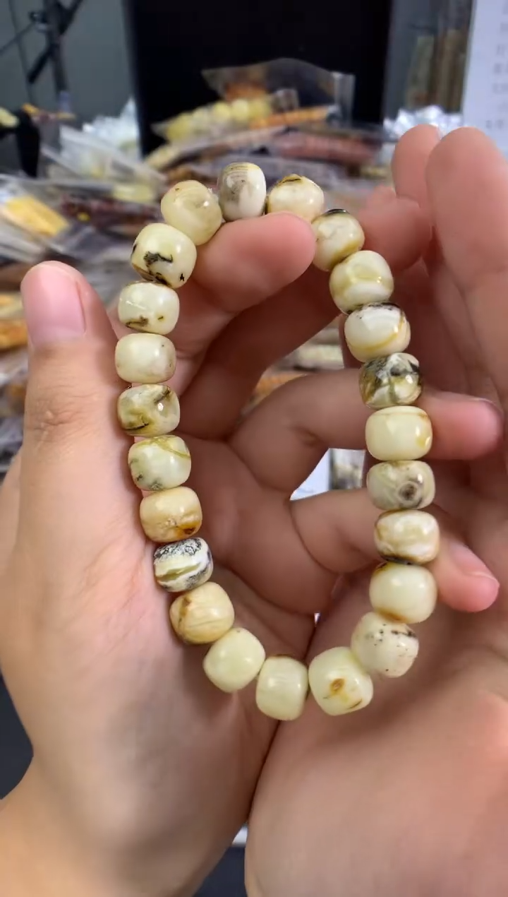 蜜蜡未镶嵌珠宝奇石1