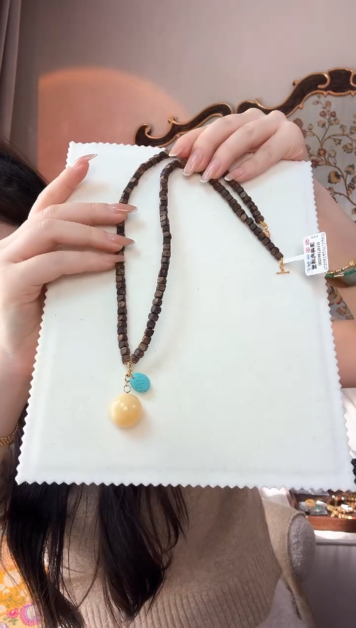 【闪购商品】沉香吊坠沉香蜜蜡球吊坠