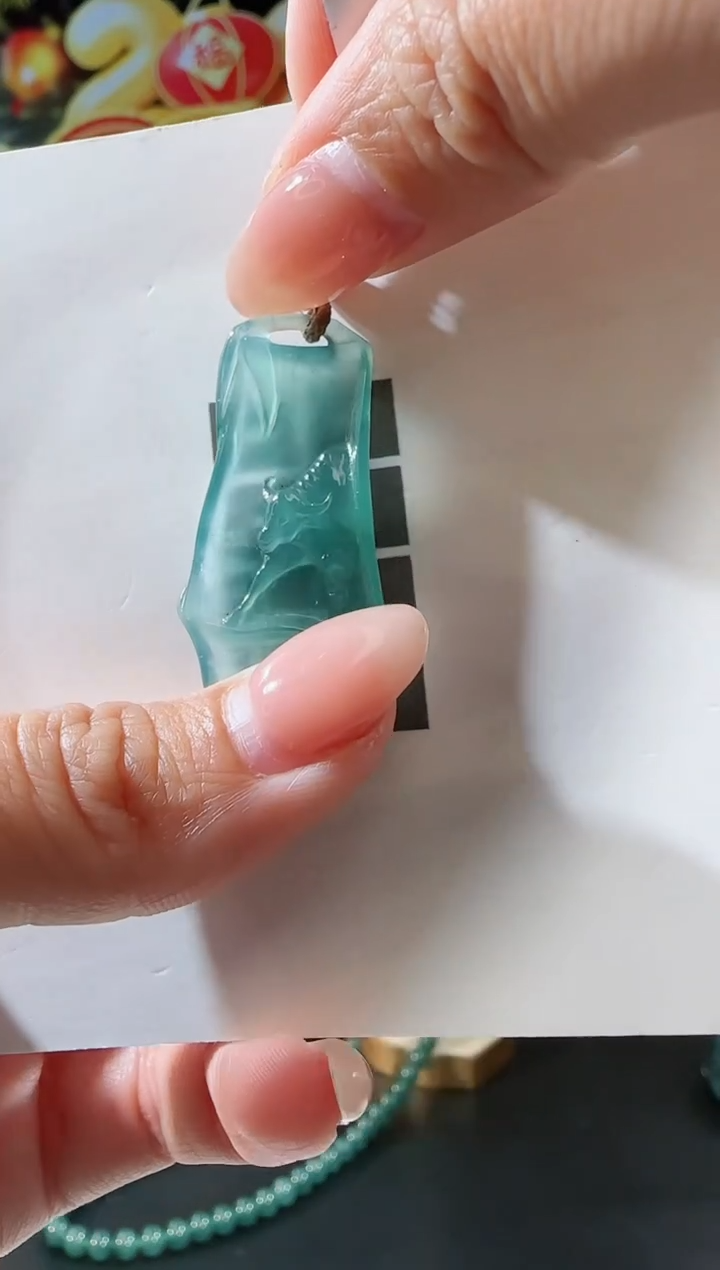 【闪购商品】翡翠吊坠(不含链)未镶嵌牛