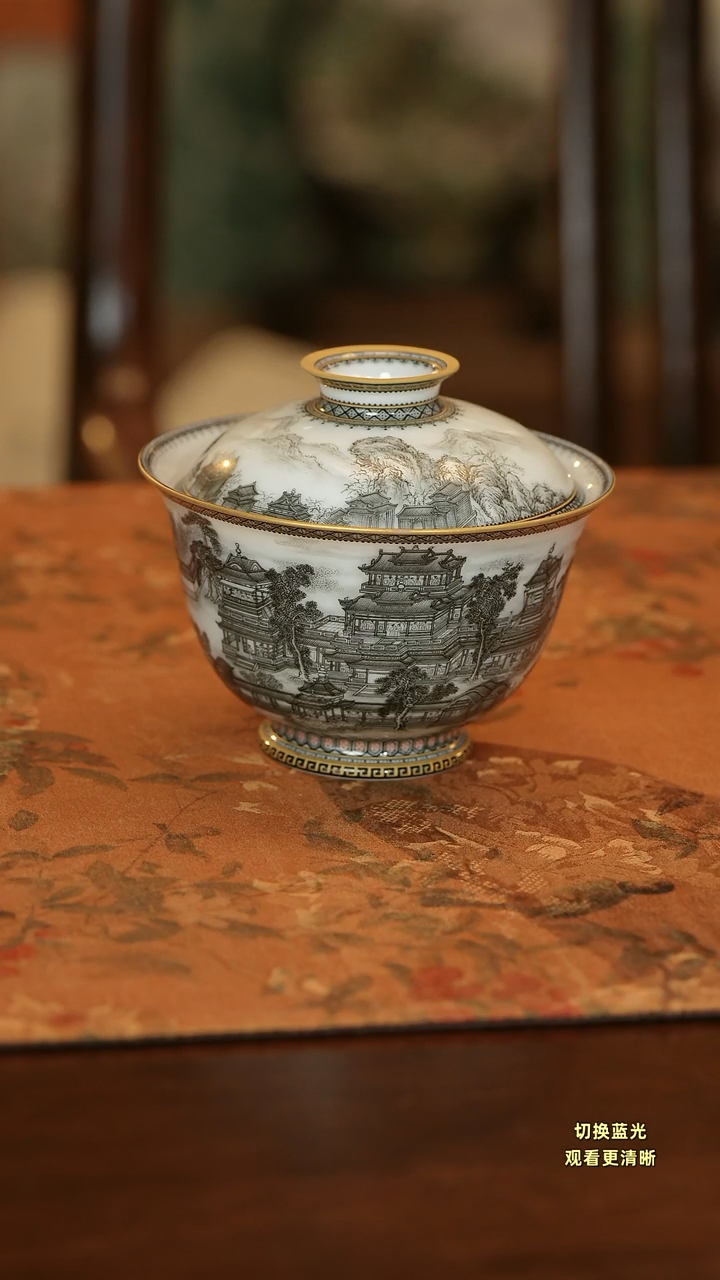 寵***扬手绘墨彩重工汉宫春晓盖碗