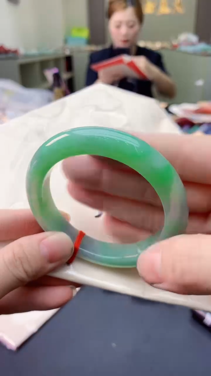 翡翠手镯未镶嵌1052974243