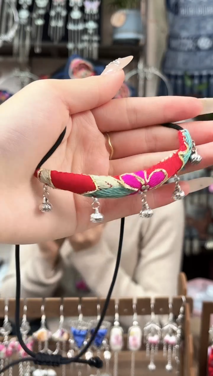 织绣民族风非遗老绣饰品528