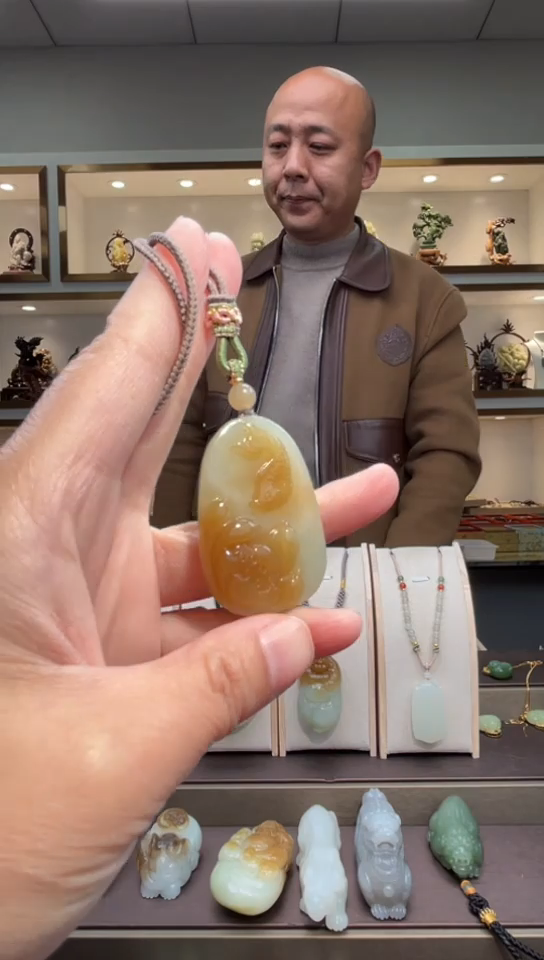 颈饰未镶嵌和田玉苏