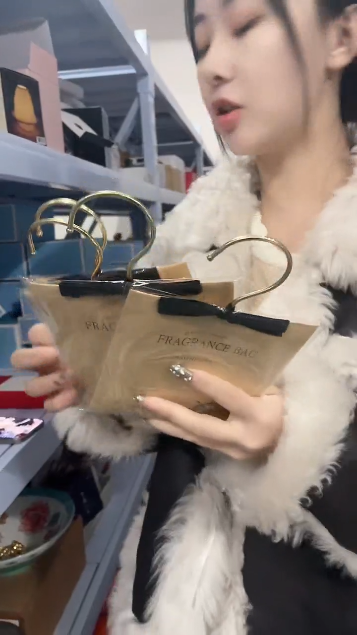 【闪购商品】瓷片豆包儿推荐饰品摆件