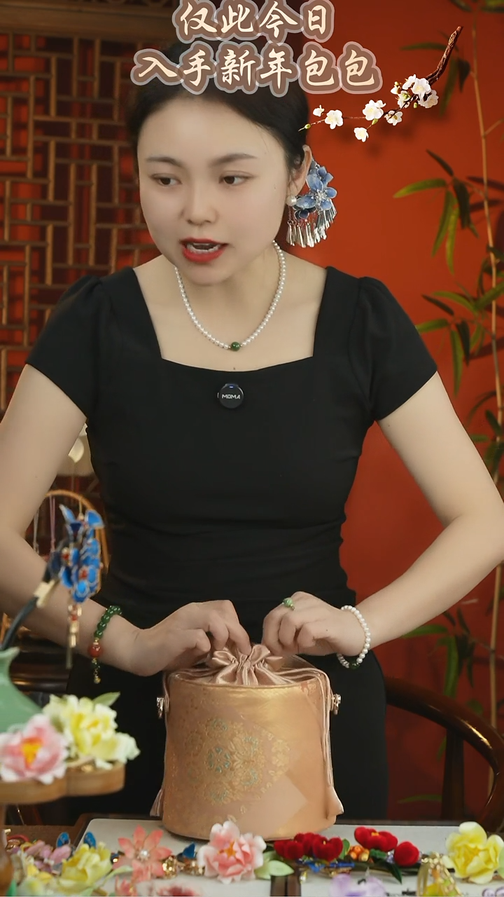 刺绣闪购随机发一个包包不可选介意勿拍