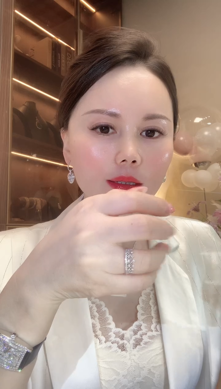 【闪购商品】钻石戒指18K金镶嵌C54        