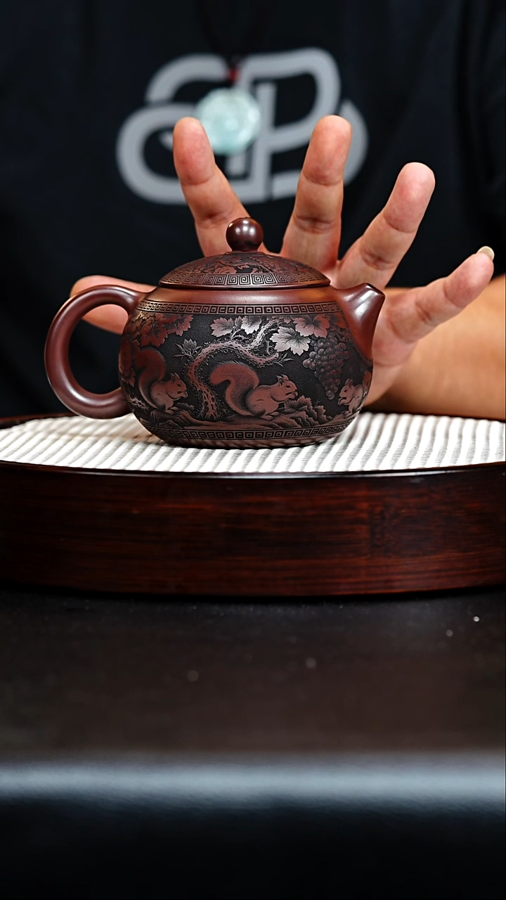 茶壶紫砂宜兴紫砂 松鼠葡萄 石红 西施 李恒阳