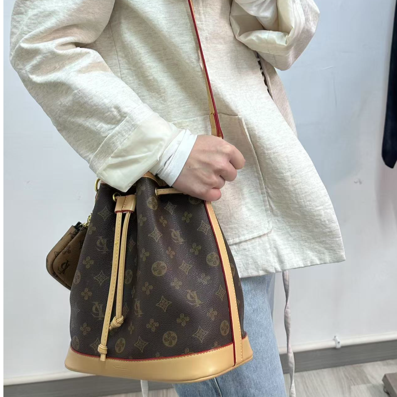 25年新款潮流时尚高端女包水桶包