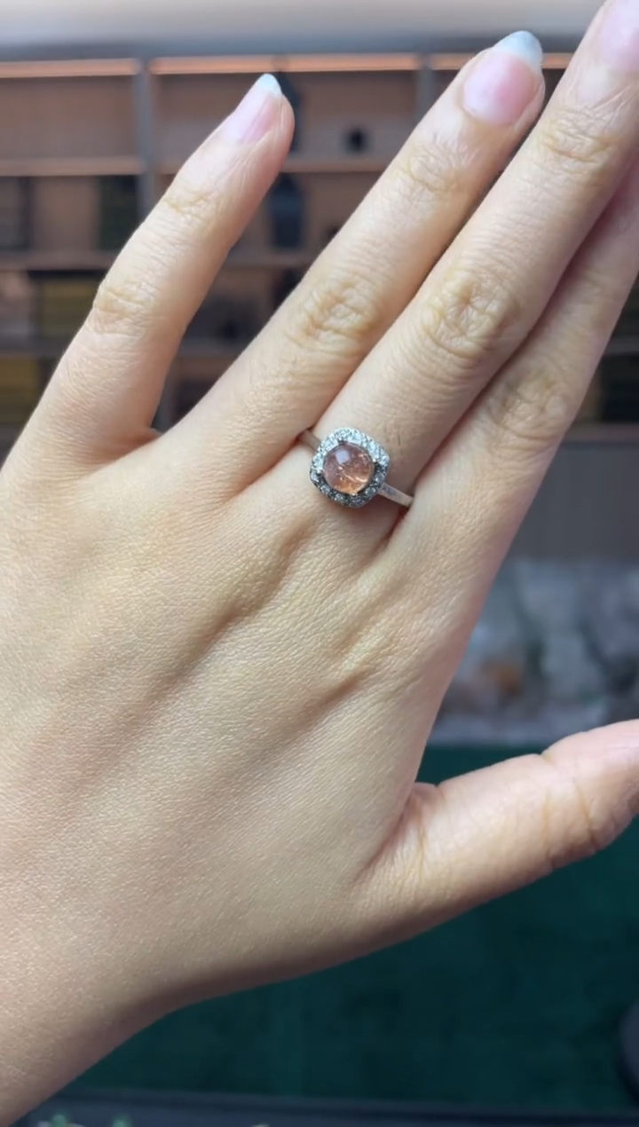 ·未镶嵌日光石多样性发一件