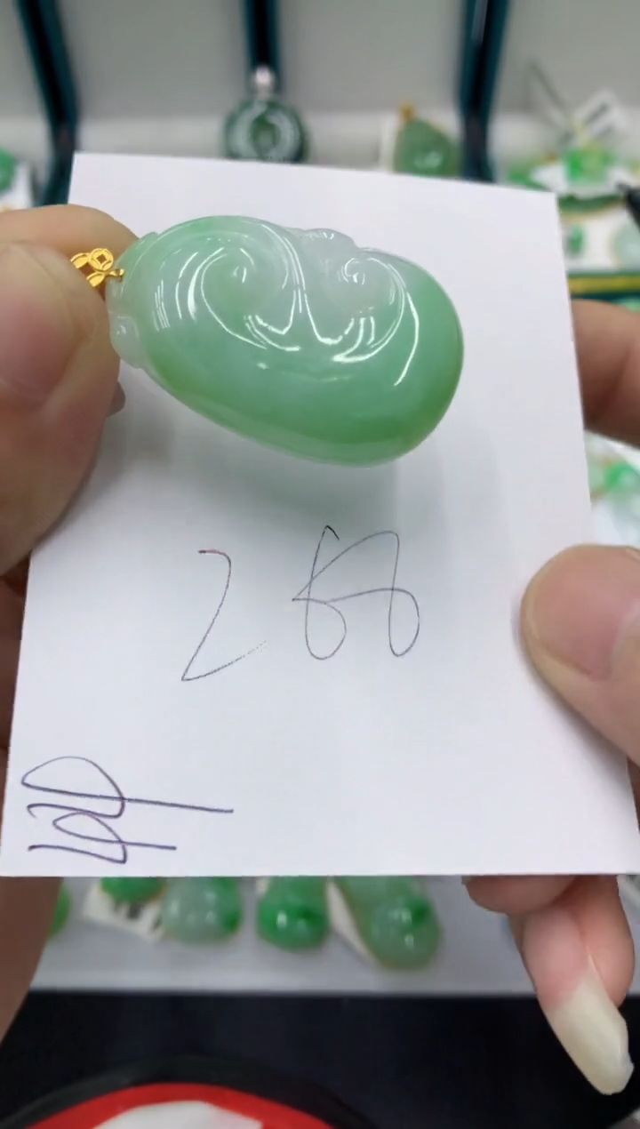 【闪购商品】翡翠颈饰18K金镶嵌翡翠