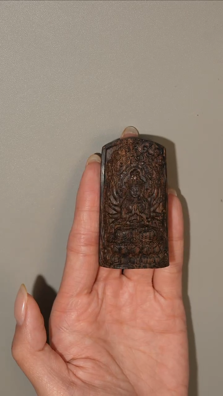 沉香吊坠文莱黑棋沉水千手观音挂件23.61克