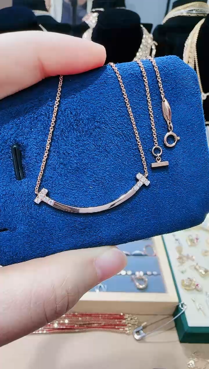 【闪购商品】钻石项链18K金镶嵌钻石项链