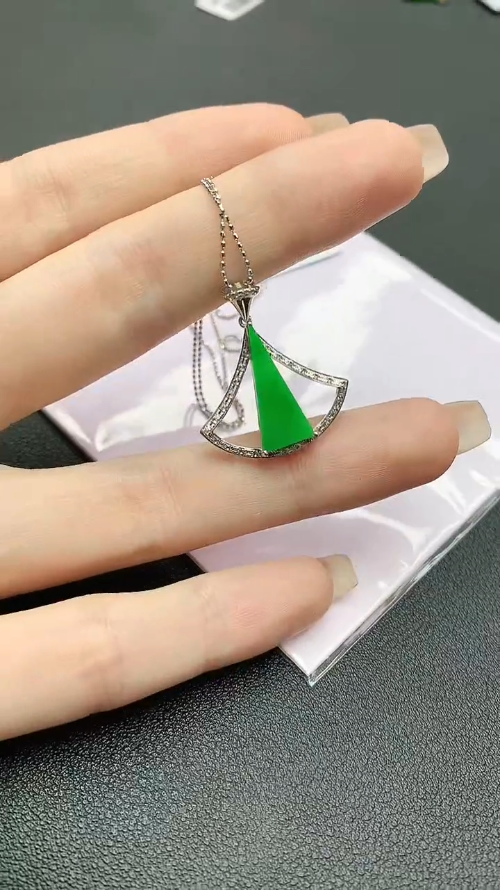 【闪购商品】翡翠颈饰18K金镶嵌赠礼盒证书 珍珍