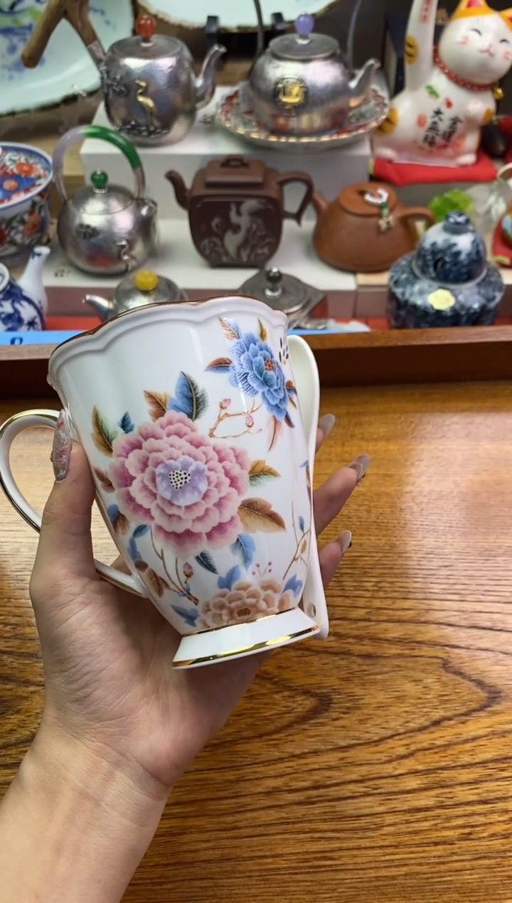 【闪购商品】瓷片隆莲瓷器欢迎大家