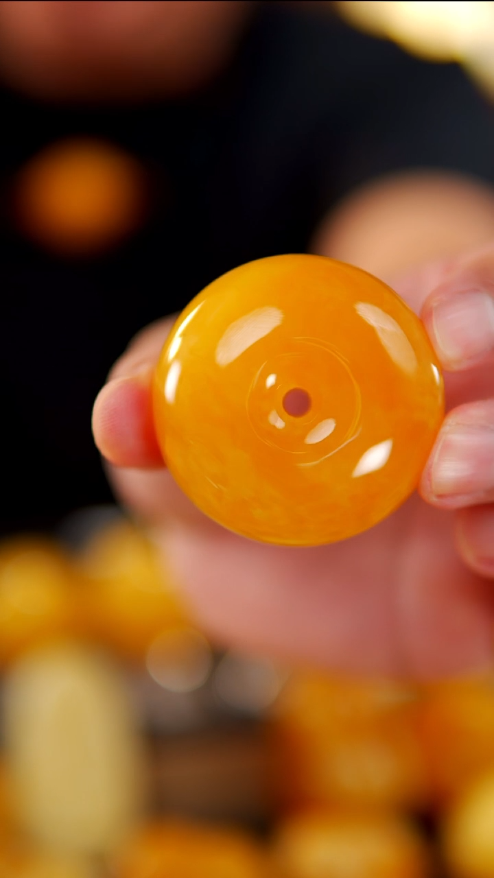 裸石琥珀未镶嵌49.3焦皮平安扣