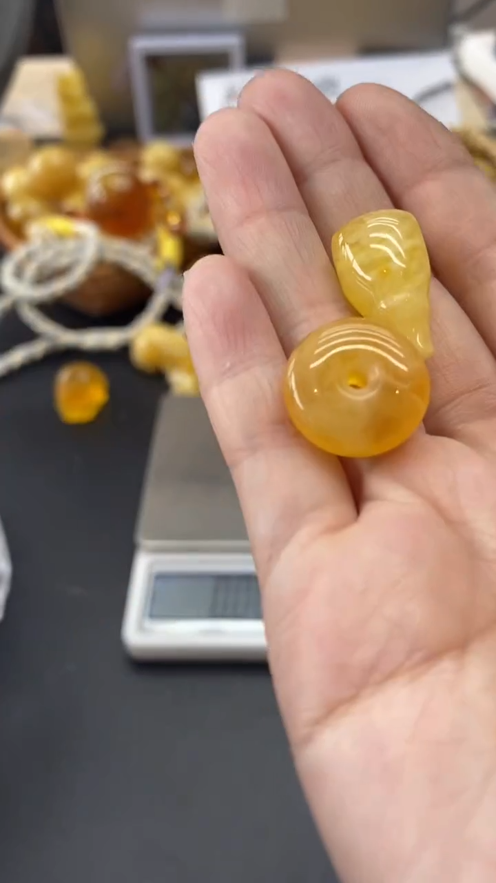 琥珀未镶嵌珠宝奇石2365一单