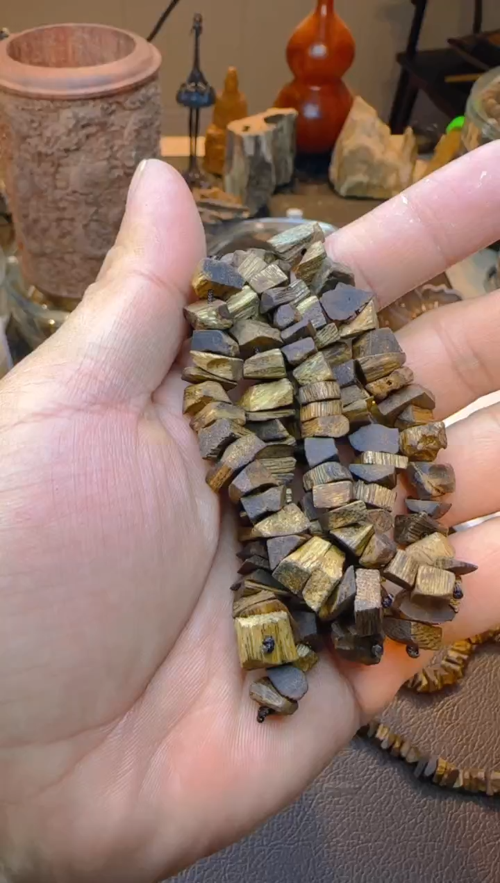 沉香沉香碎屑沉香碎料一挂多样性发其一