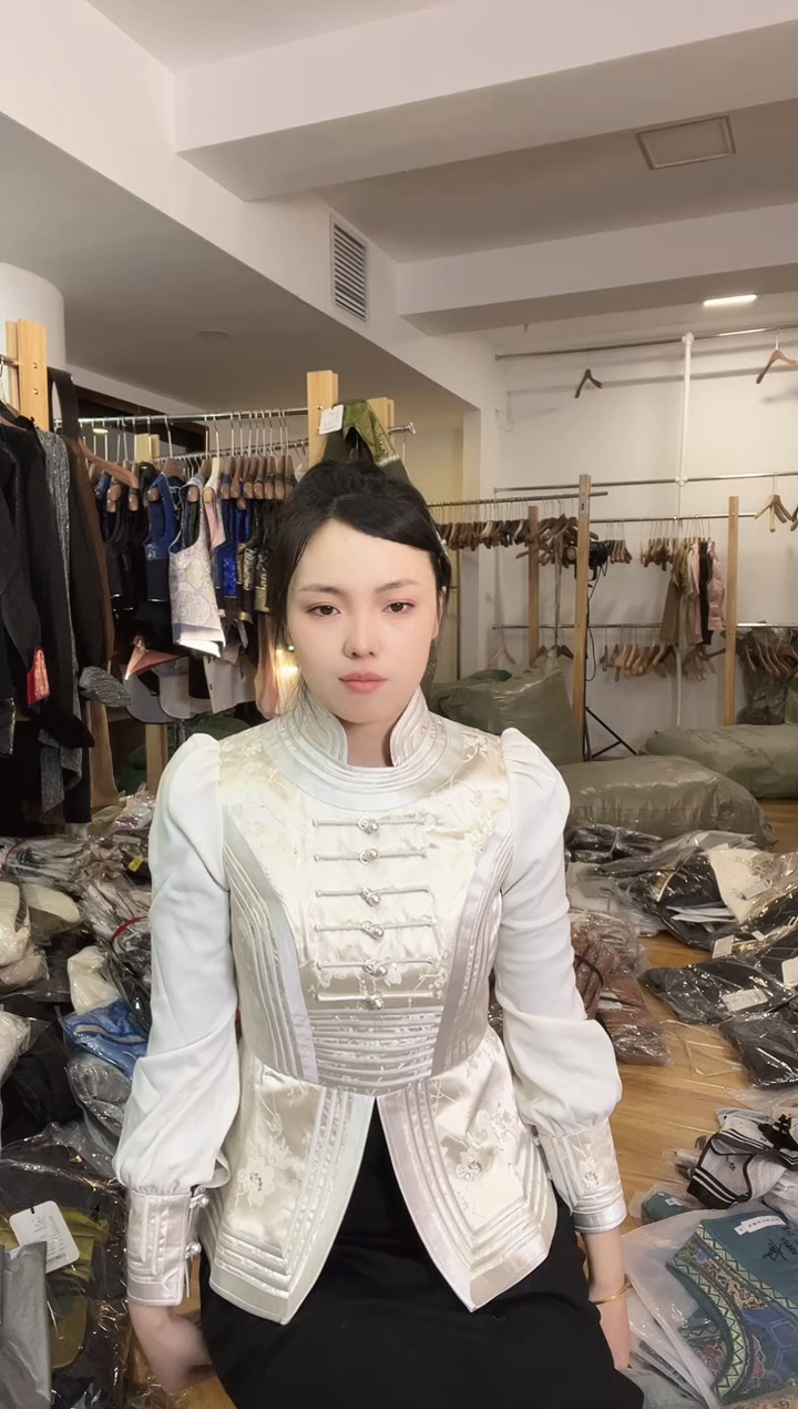 L码        105-115斤   纱袖